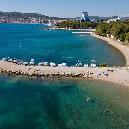 Antique Ivo Apartament *