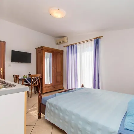 Antique Ivo Lejlighed Vodice