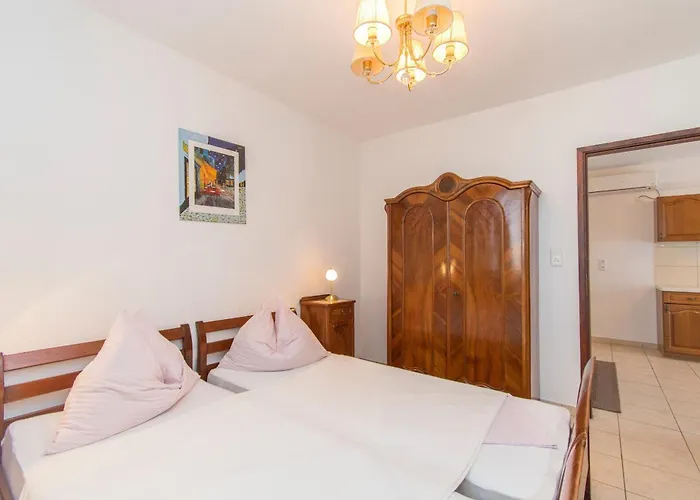 Antique Ivo Appartement *